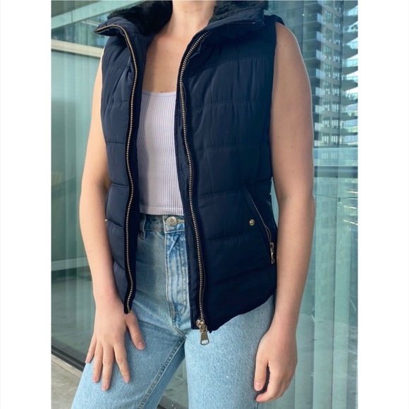 Dark blue vest with gold details - Picture 2 of 3